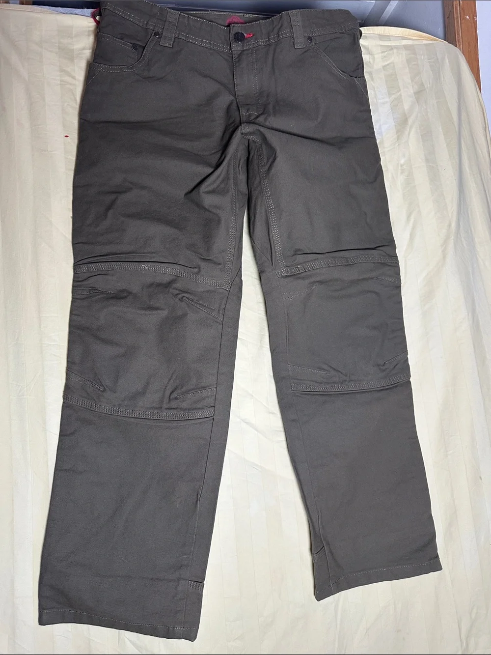 Men's Olive Straight Jeans with Articulated Knees